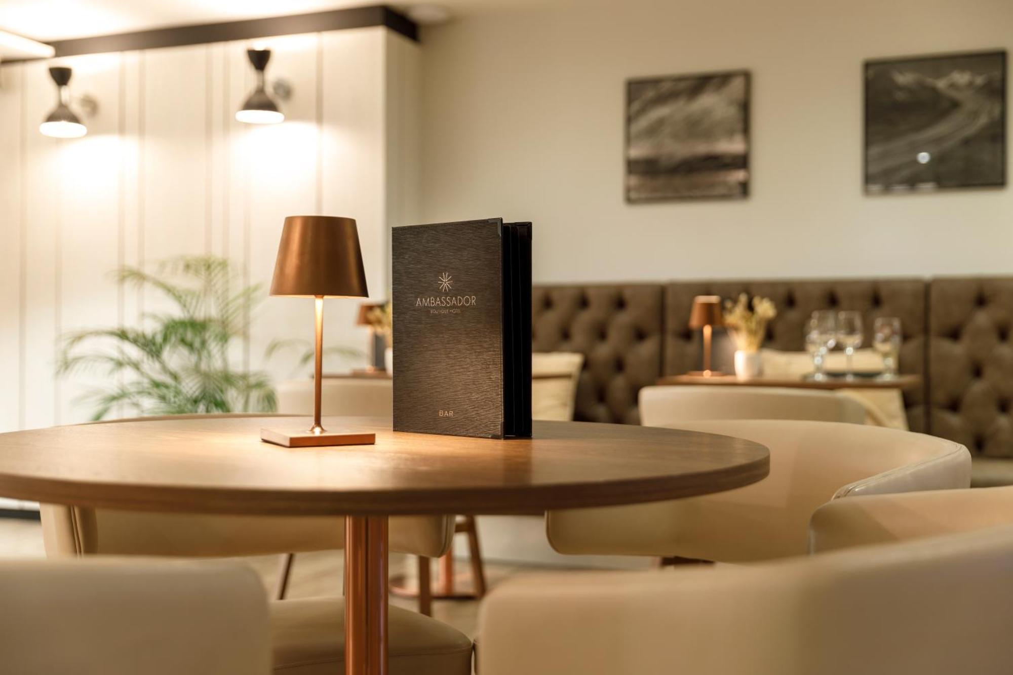 Ambassador Boutique Hotel Nyon Exteriör bild