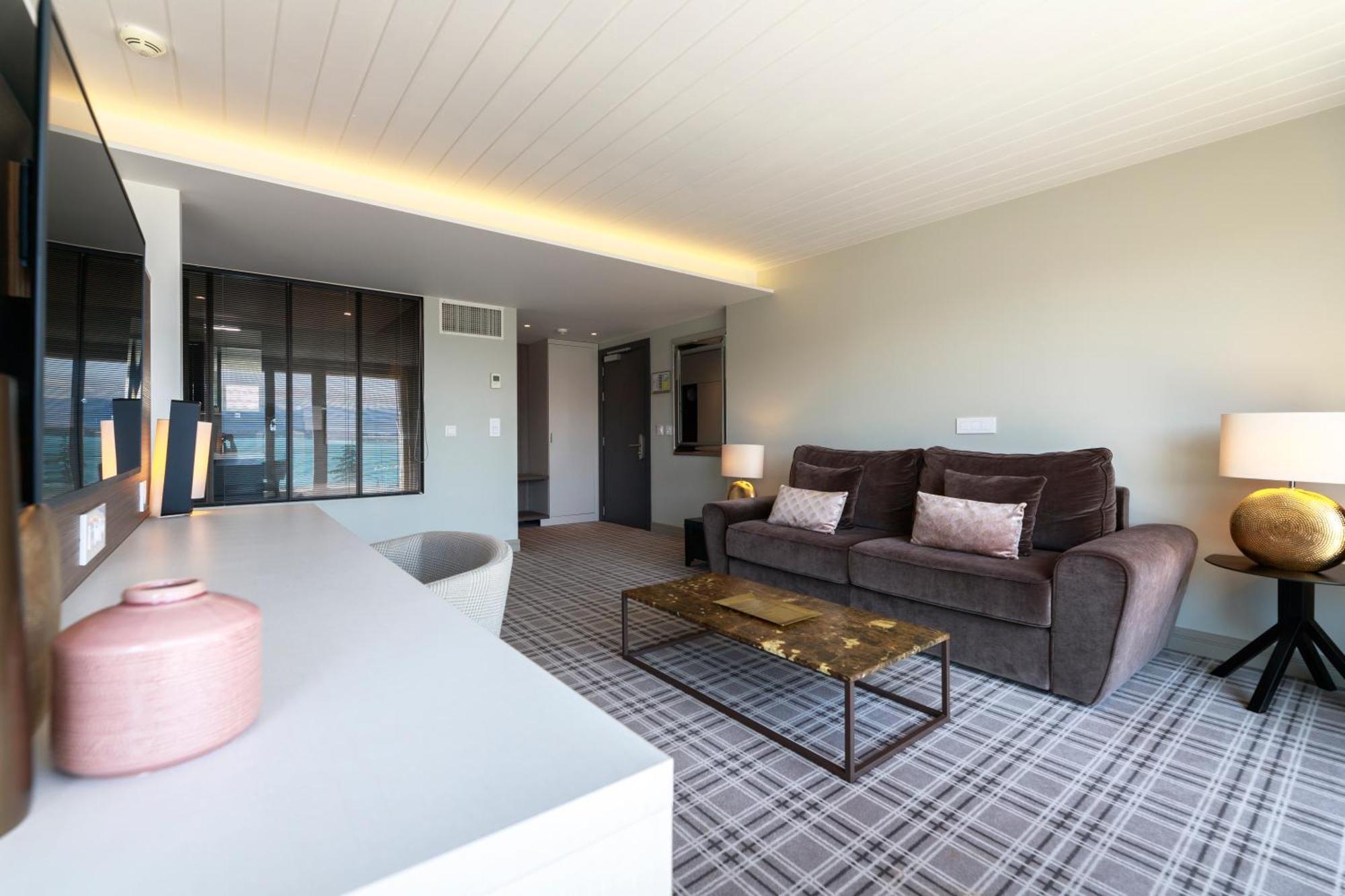 Ambassador Boutique Hotel Nyon Exteriör bild